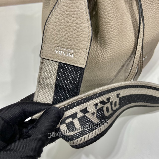 Prada專櫃新款雙肩帶水桶包 1BE060 普拉達鹿皮紋牛皮水桶包女士肩背包 csp1090